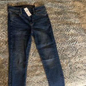 American eagle hi- rise leggings( 27 waist ) size 4 . Never worn new with tags .